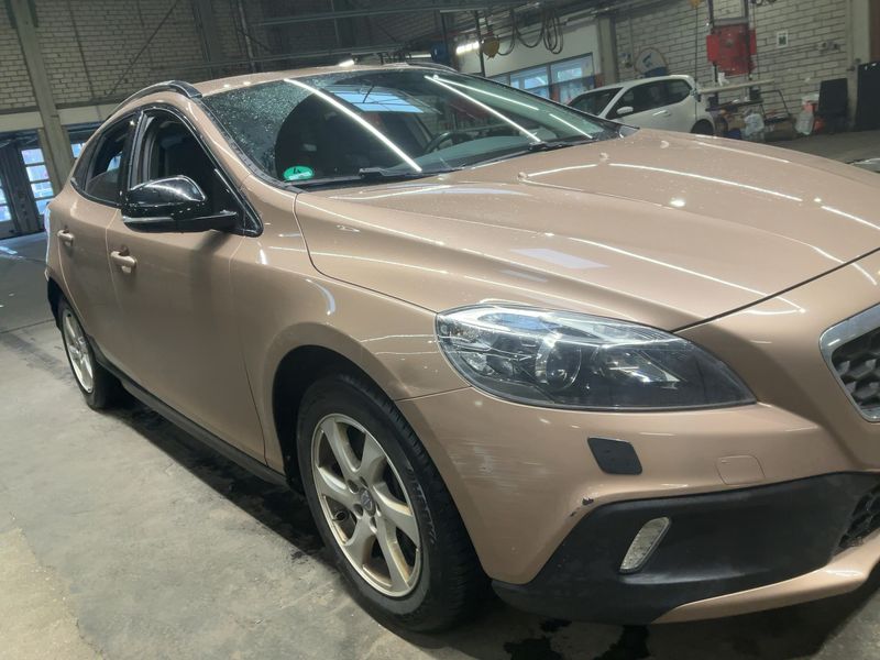 Volvo V40 Cross Country 2.0 D3 You! 2015 – снимка 12