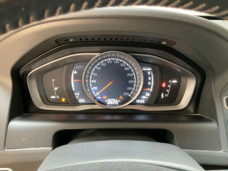 Volvo XC60 2.0 D3 Ocean Race 2WD — zdjęcie 13