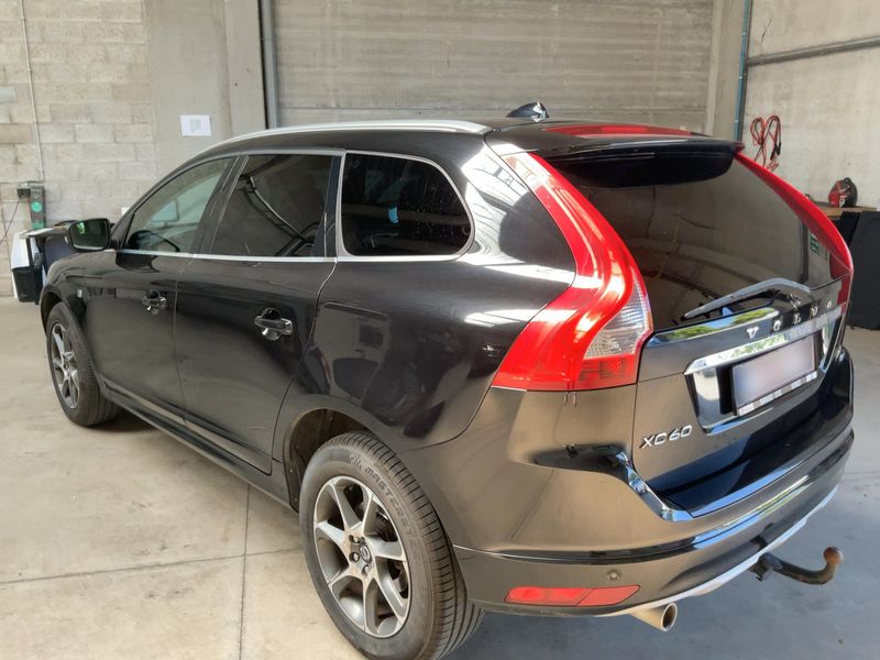 Volvo XC60 2.0 D3 Ocean Race 2WD — zdjęcie 3