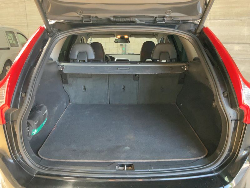 Volvo XC60 2.0 D3 Ocean Race 2WD — zdjęcie 10