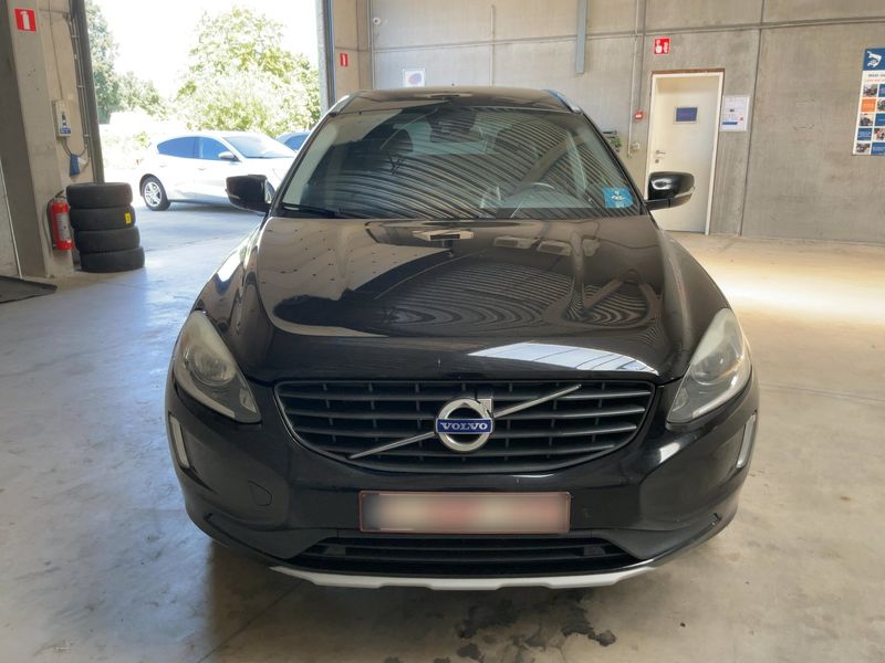 Volvo XC60 2.0 D3 Ocean Race 2WD — zdjęcie 9