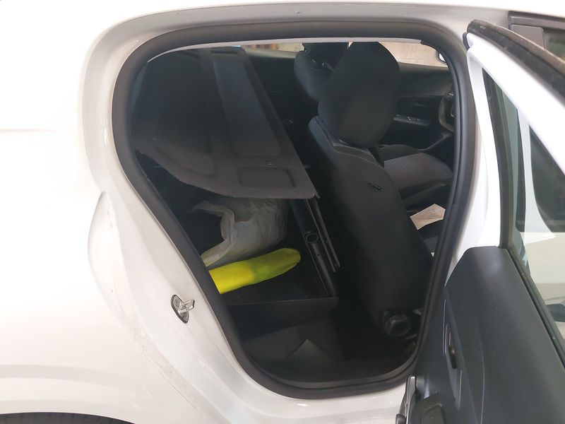 Peugeot 208 1.5 Blue-HDi Premium — zdjęcie 14