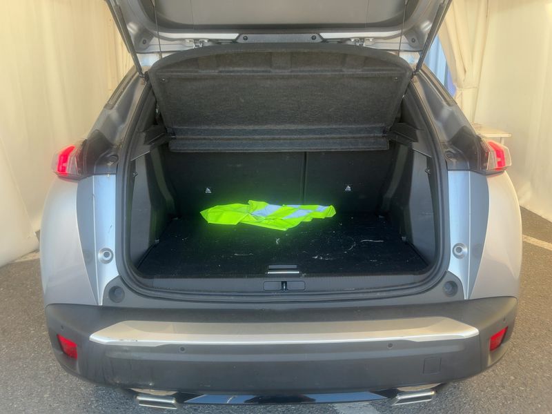 Peugeot 2008 1.2 PureTech Allure Pack 2023 – снимка 15