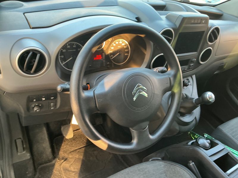 Citroen Berlingo 1.2 e-THP 20 Aniversario Edition 2017 – снимка 33