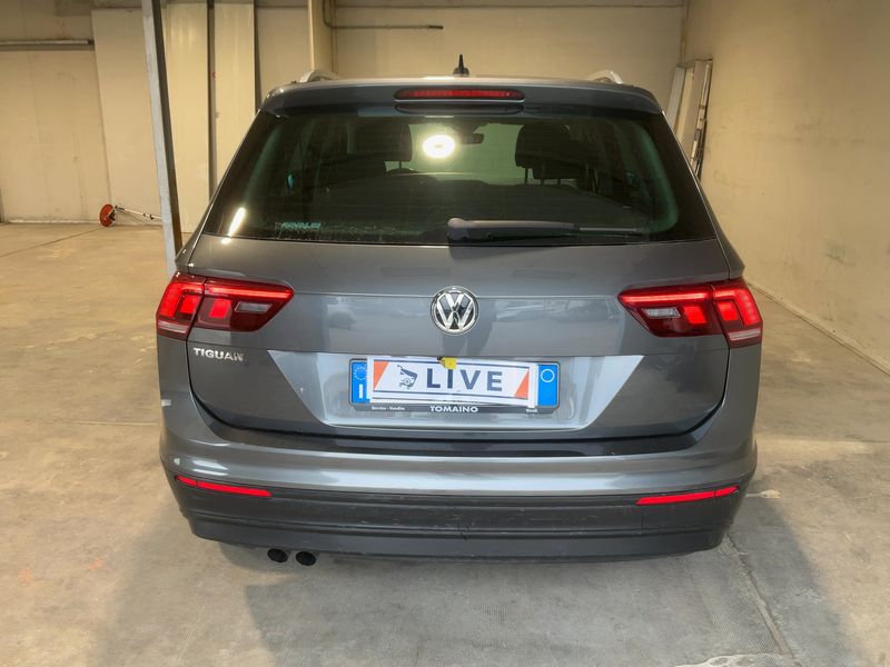 Volkswagen Tiguan 1.6 TDI Business BlueMotion Tech — zdjęcie 5