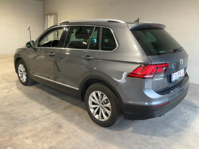 Volkswagen Tiguan 1.6 TDI Business BlueMotion Tech — zdjęcie 3