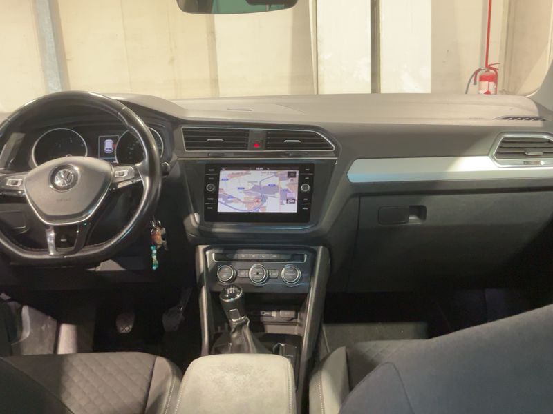 Volkswagen Tiguan 1.6 TDI Business BlueMotion Tech — zdjęcie 12