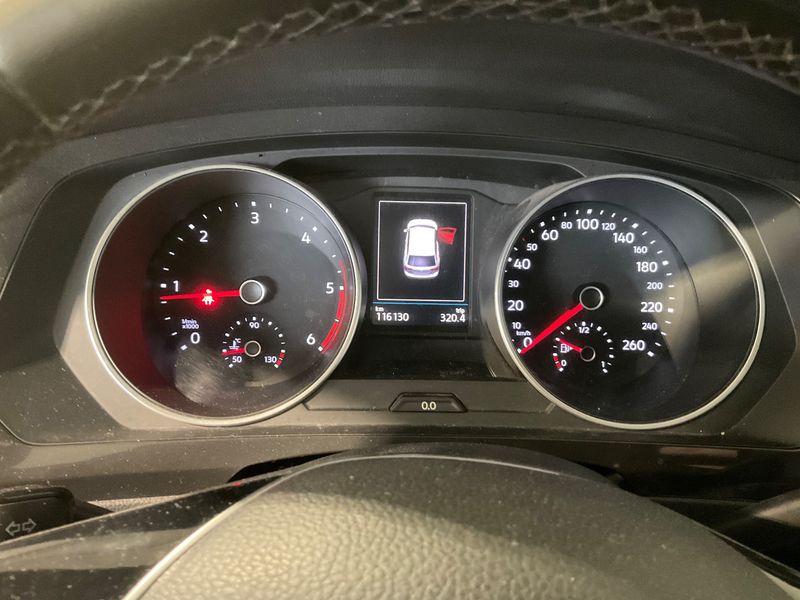 Volkswagen Tiguan 1.6 TDI Business BlueMotion Tech — zdjęcie 13