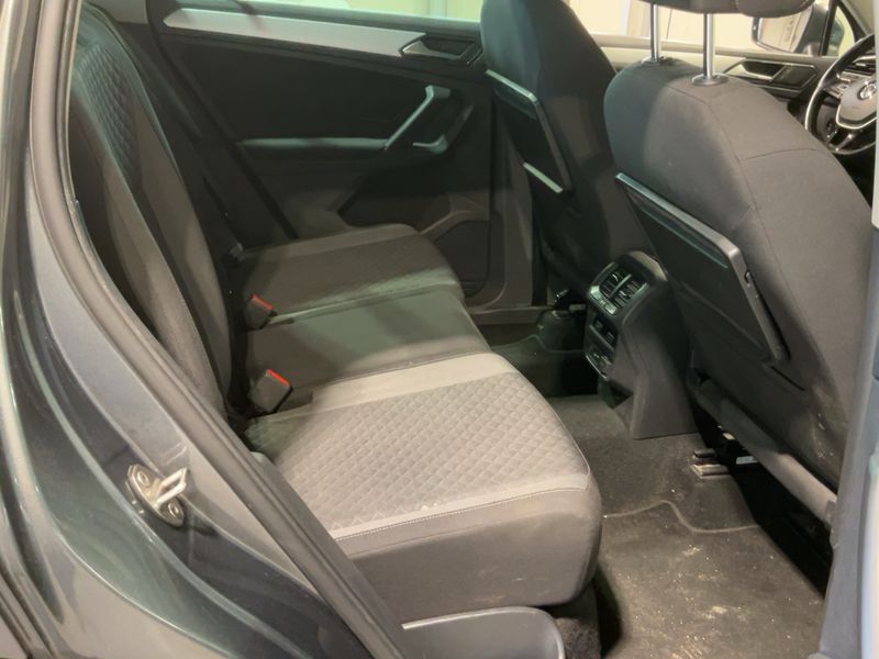 Volkswagen Tiguan 1.6 TDI Business BlueMotion Tech — zdjęcie 14