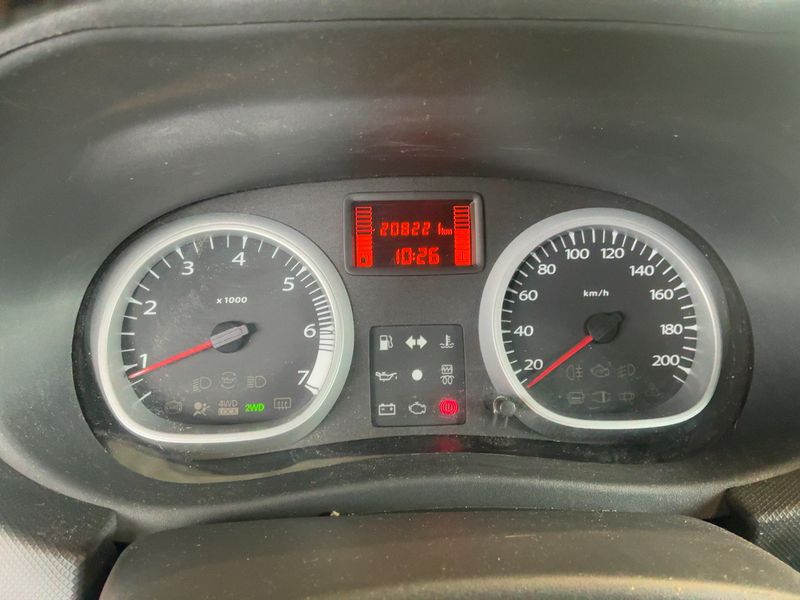 Dacia Duster 1.5 dCi Laureate 4x4 — zdjęcie 13