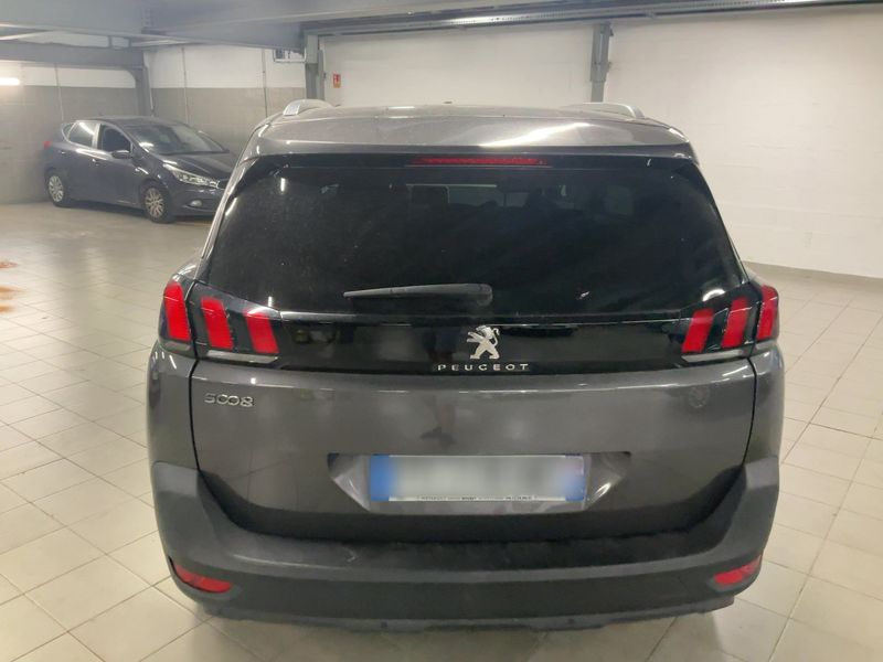 Peugeot 5008 1.2 PureTech Active — zdjęcie 5