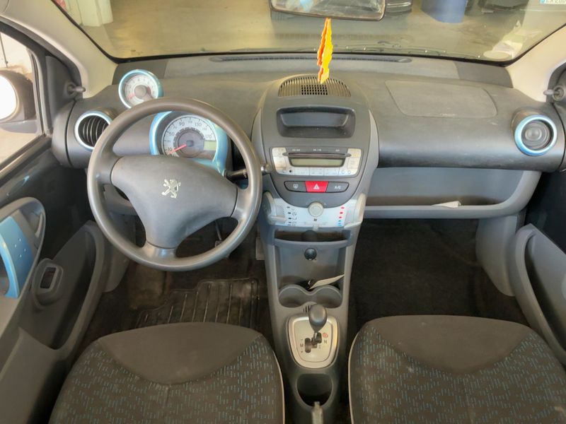 Peugeot 107 1.0 Urban Move — zdjęcie 12