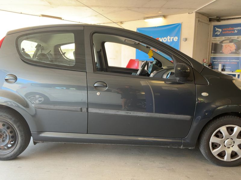 Peugeot 107 1.0 Urban Move — zdjęcie 7