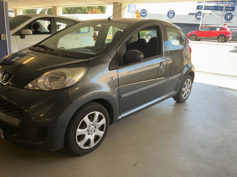 Peugeot 107 1.0 Urban Move — zdjęcie 2