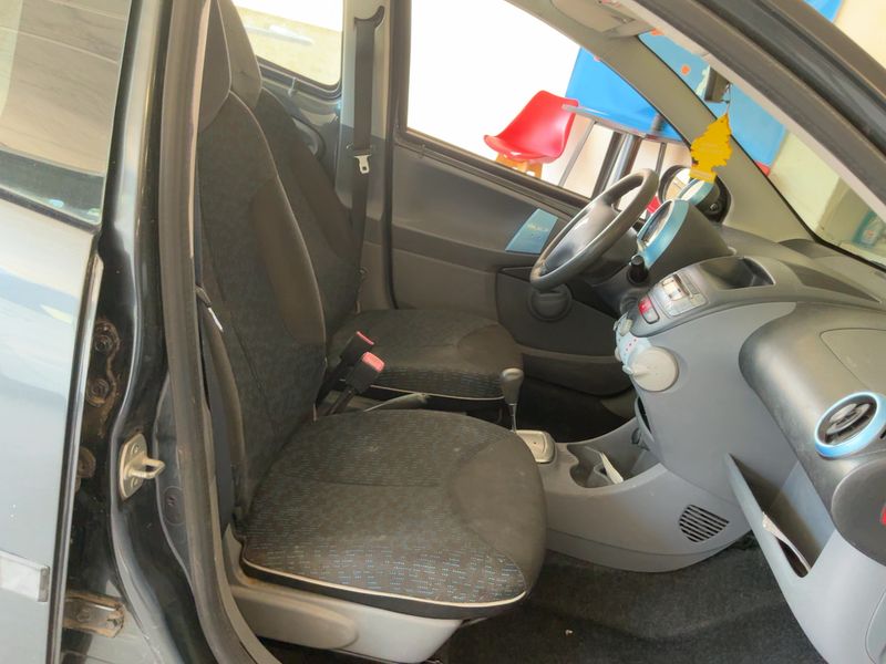 Peugeot 107 1.0 Urban Move — zdjęcie 11