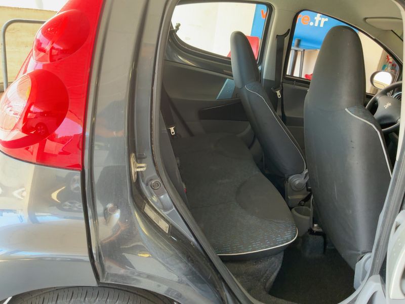 Peugeot 107 1.0 Urban Move — zdjęcie 14