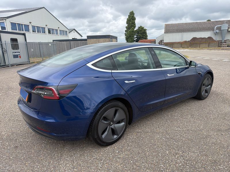 Tesla Model 3 Standard Range Plus — zdjęcie 5