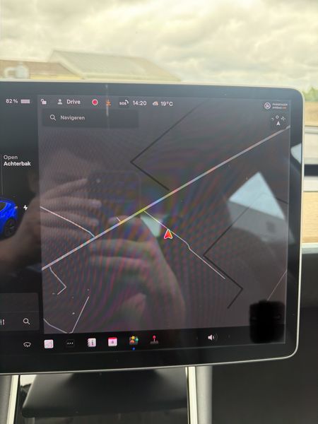 Tesla Model 3 Standard Range Plus — zdjęcie 13