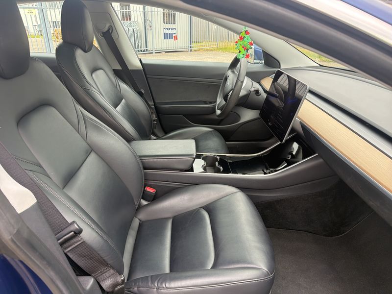 Tesla Model 3 Standard Range Plus — zdjęcie 10