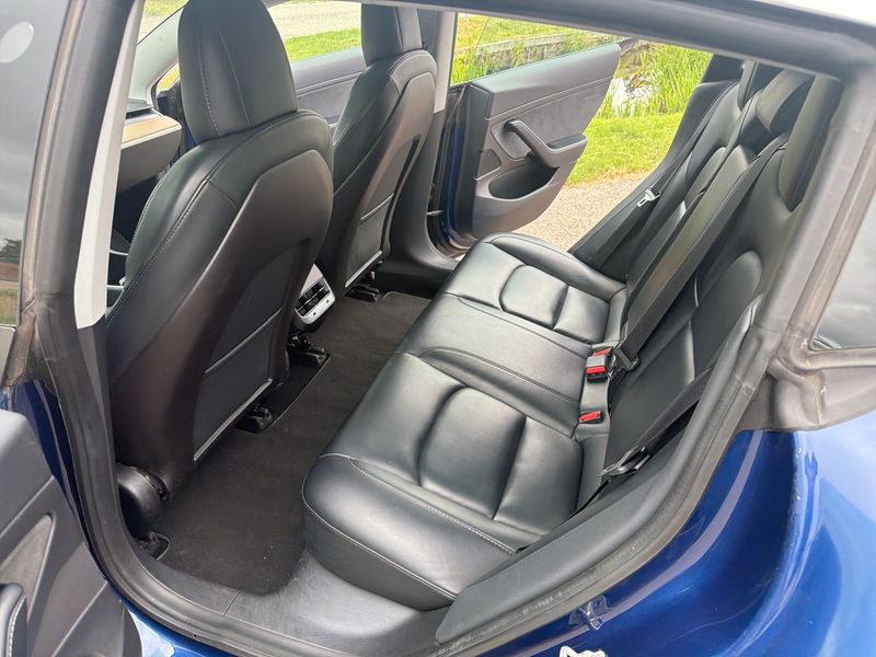 Tesla Model 3 Standard Range Plus — zdjęcie 17