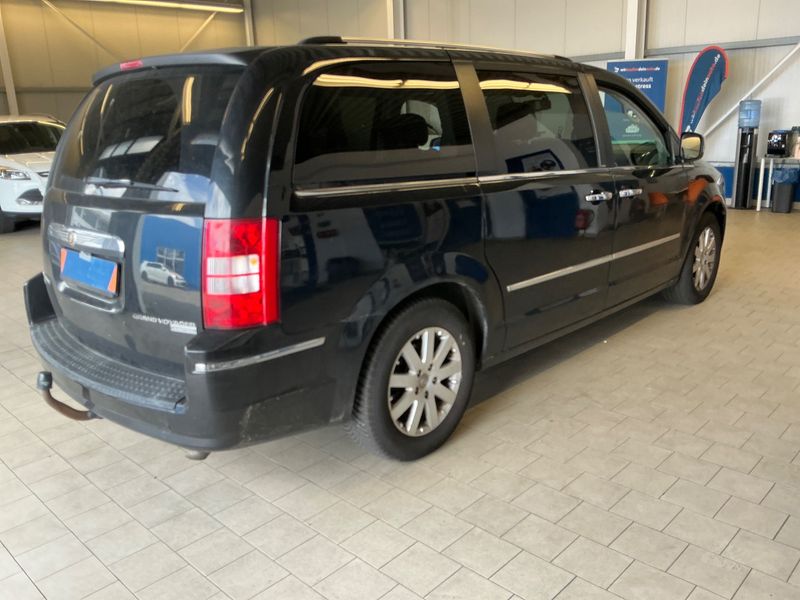 Chrysler Grand Voyager 2.8 CRD Limited — zdjęcie 2