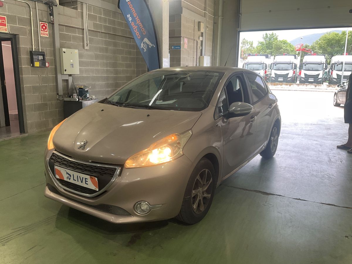 Peugeot 208 2015