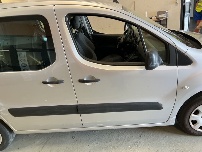 Peugeot Partner 1.6 HDi L2 Komfort 2015 – снимка 28