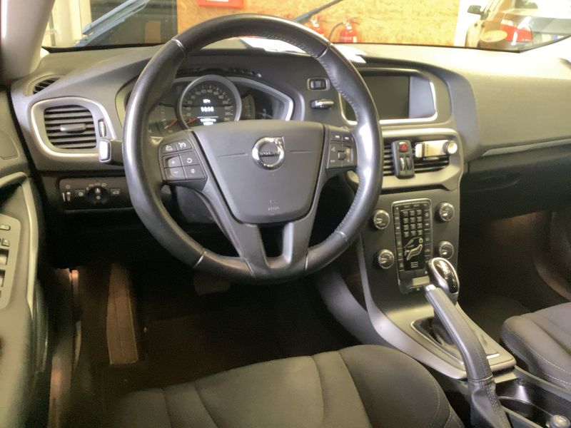 Volvo V40 2.0 D2 Kinetic — zdjęcie 12
