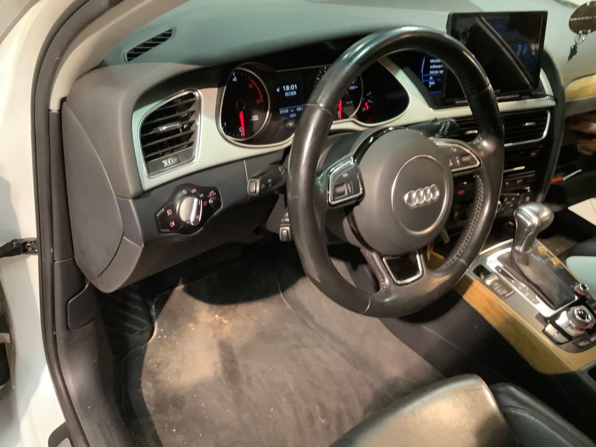 Audi A4 2015 — photo 27