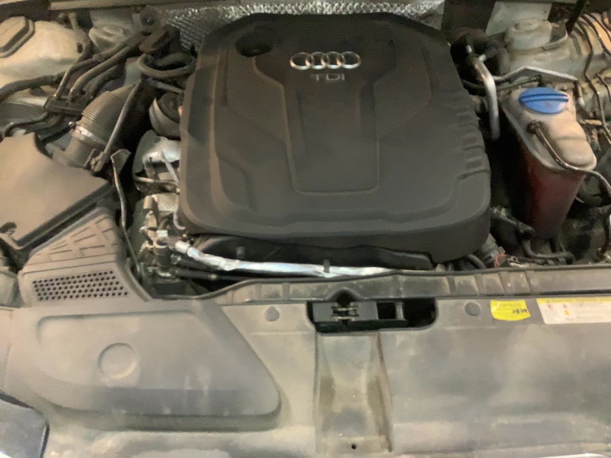 Audi A4 2015 — photo 31