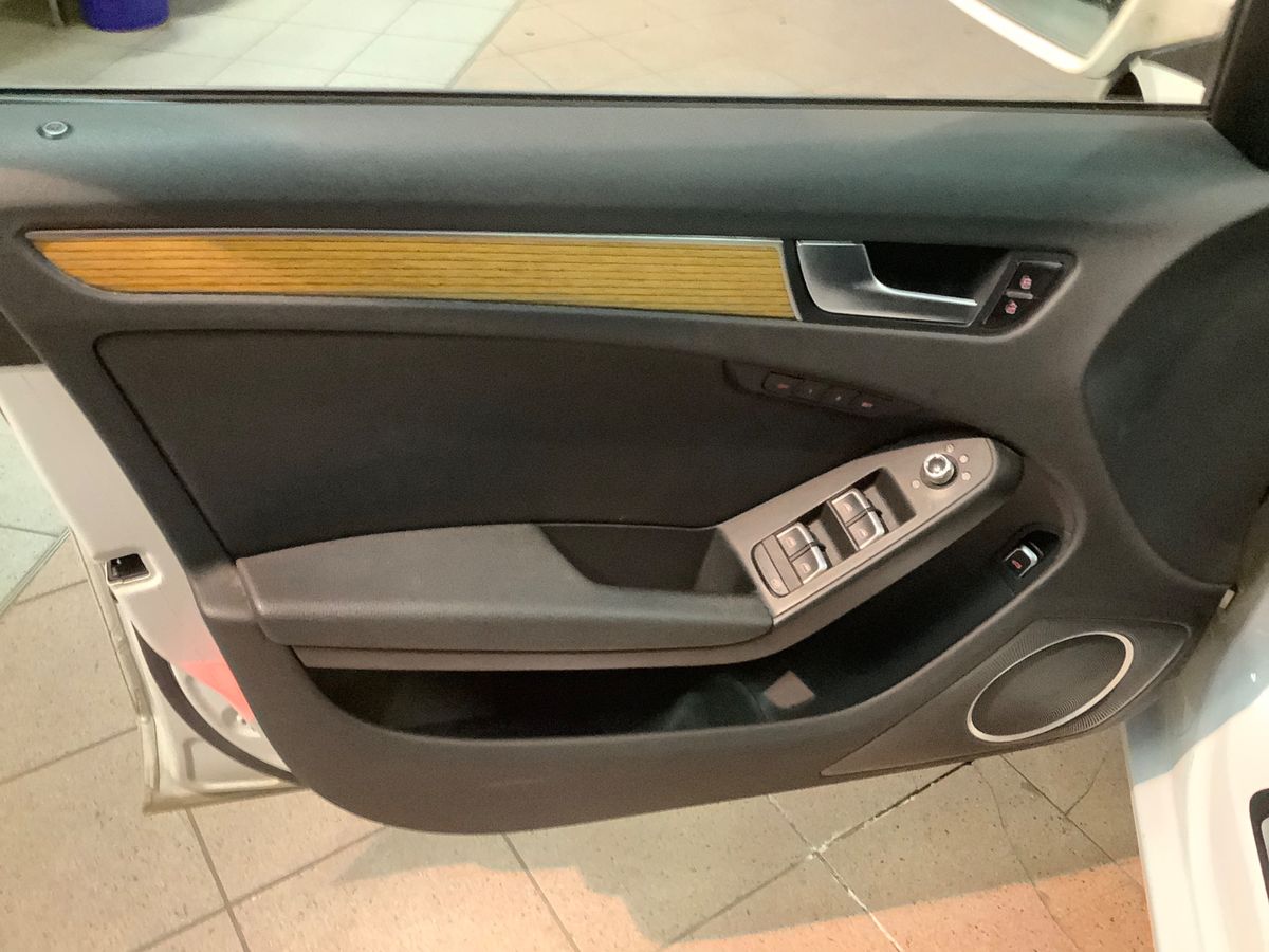 Audi A4 2015 — photo 26