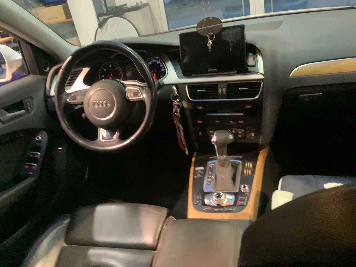 Audi A4 2015 — photo 18