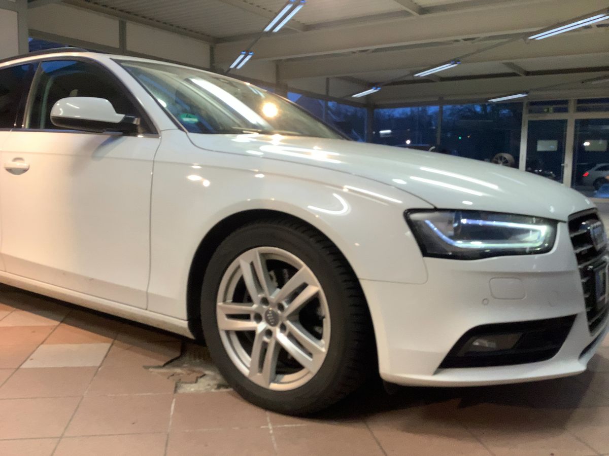 Audi A4 2015 — photo 13
