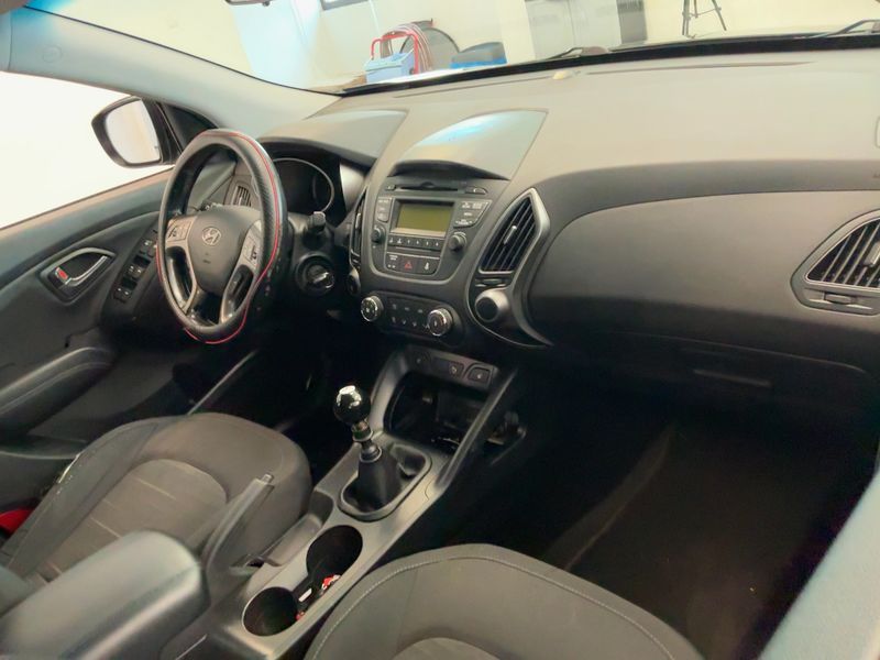 Hyundai ix35 1.6 Classic 2WD — zdjęcie 12
