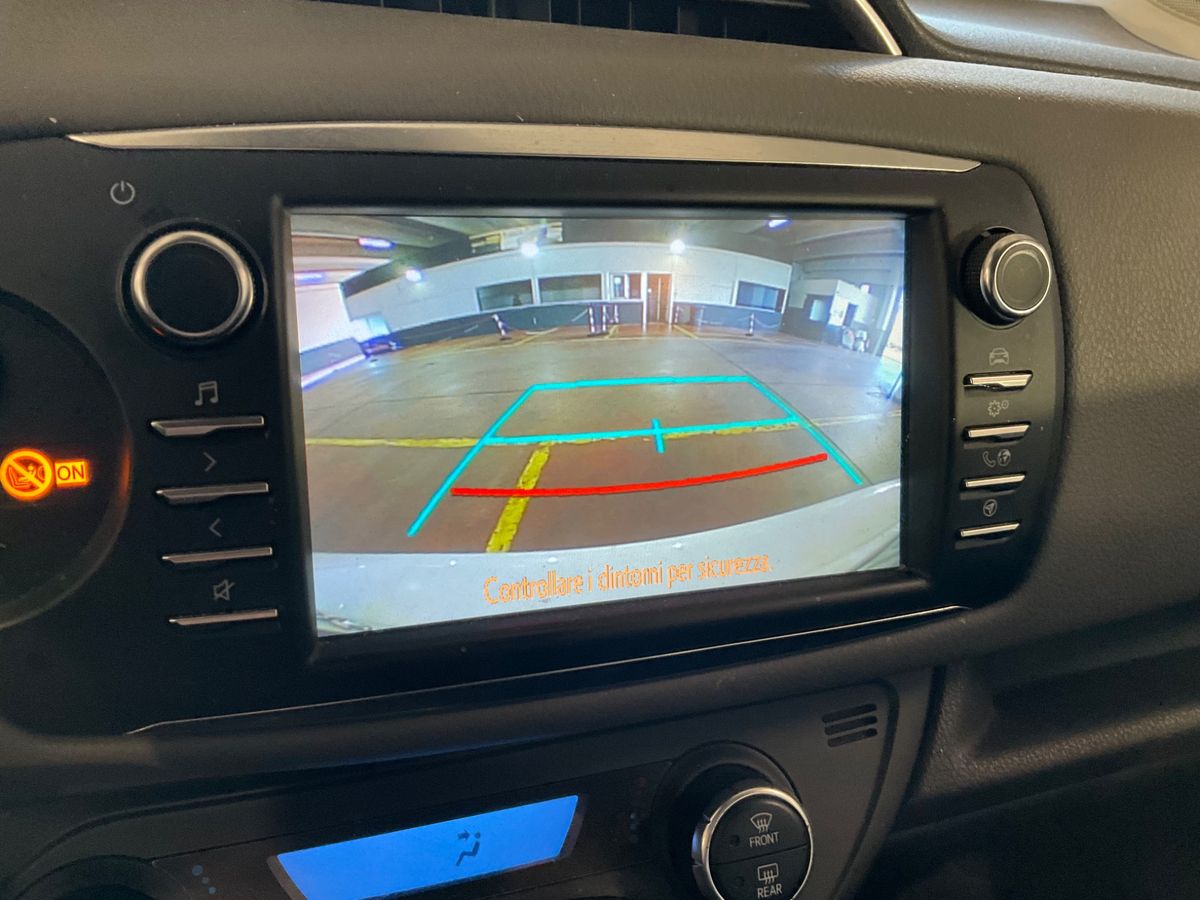 Toyota Yaris 1.5 Hybrid Active - Immagine 12