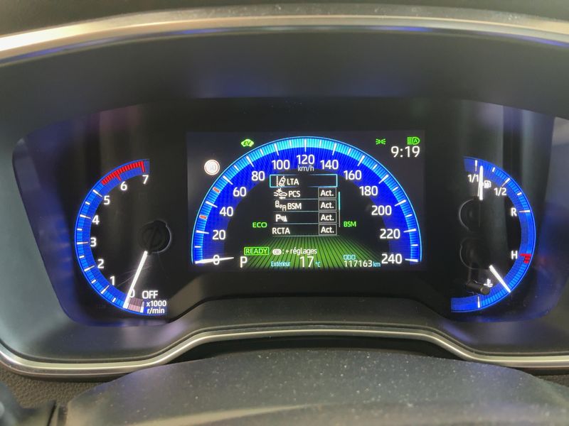 Toyota Corolla 1.8 Hybrid Comfort — zdjęcie 13