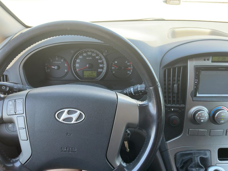 Hyundai H1 2.5 CRDi Travel Comfort — zdjęcie 12