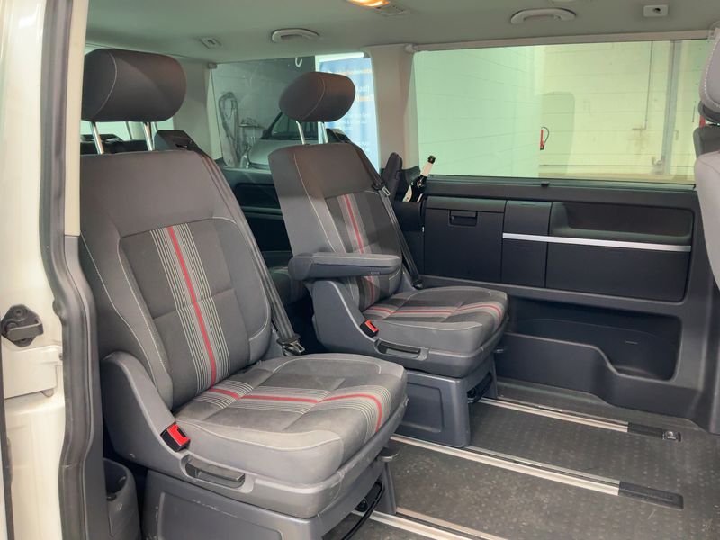 Volkswagen T5 Multivan 2.0 TDI Edition 25 — zdjęcie 14