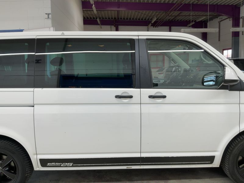Volkswagen T5 Multivan 2.0 TDI Edition 25 — zdjęcie 7