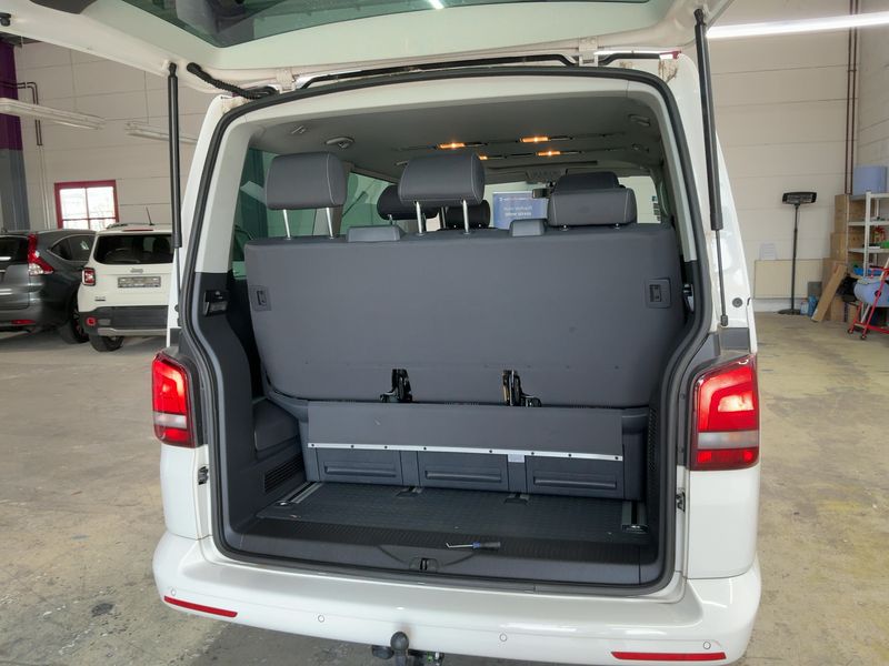 Volkswagen T5 Multivan 2.0 TDI Edition 25 — zdjęcie 10