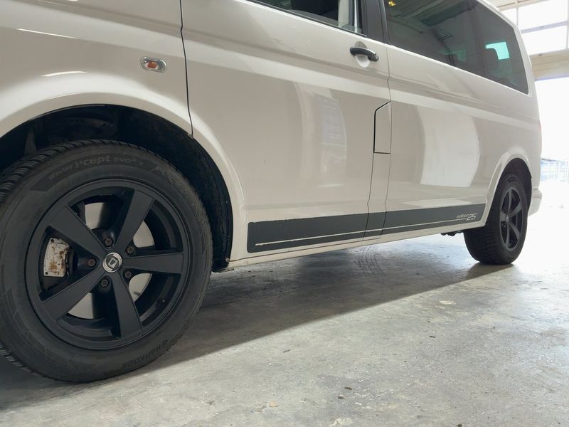 Volkswagen T5 Multivan 2.0 TDI Edition 25 — zdjęcie 2
