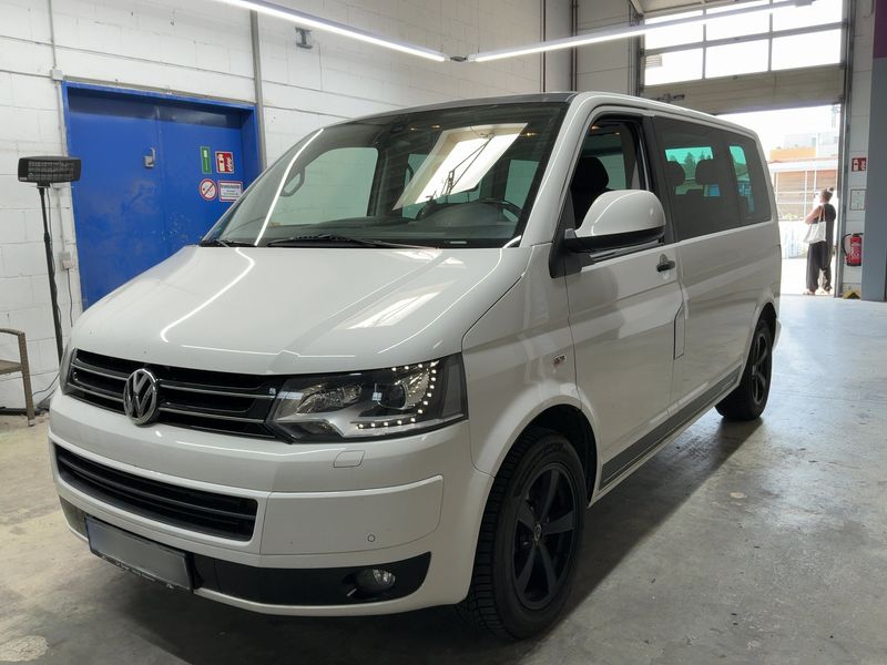 Volkswagen T5 Multivan 2.0 TDI Edition 25
