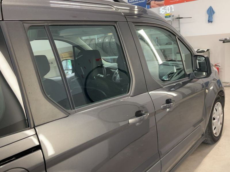 Ford Tourneo Connect 1.0 EcoBoost Trend — zdjęcie 7