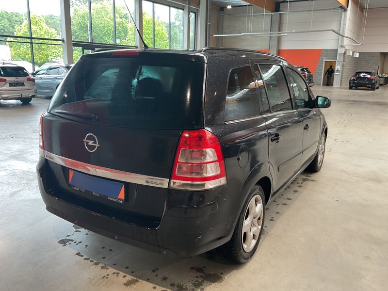 Opel Zafira 1.7 CDTI Design Edition — zdjęcie 2