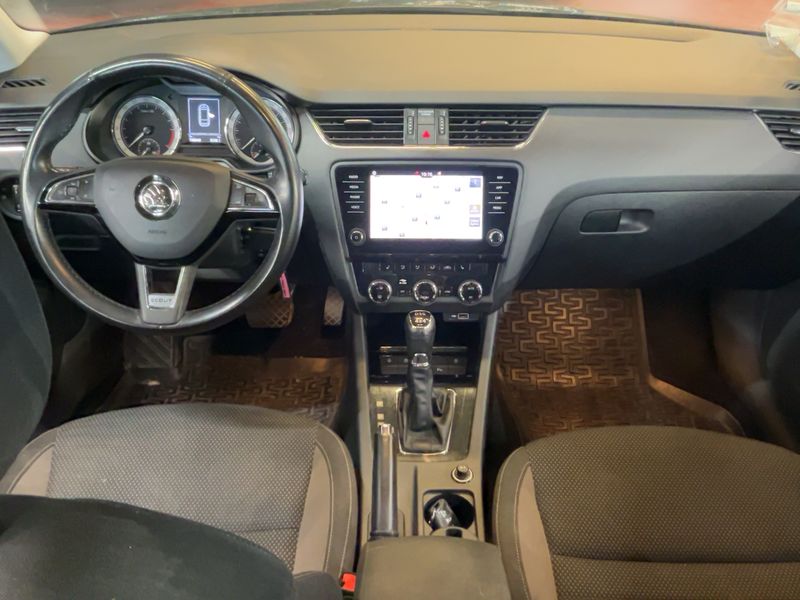 Skoda Octavia 2.0 TDI Scout 4x4 — zdjęcie 12