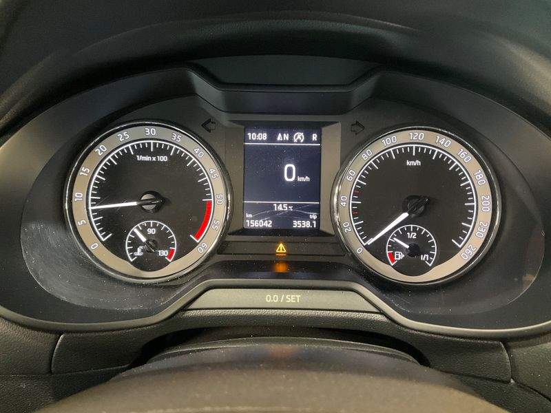 Skoda Octavia 2.0 TDI Scout 4x4 — zdjęcie 13