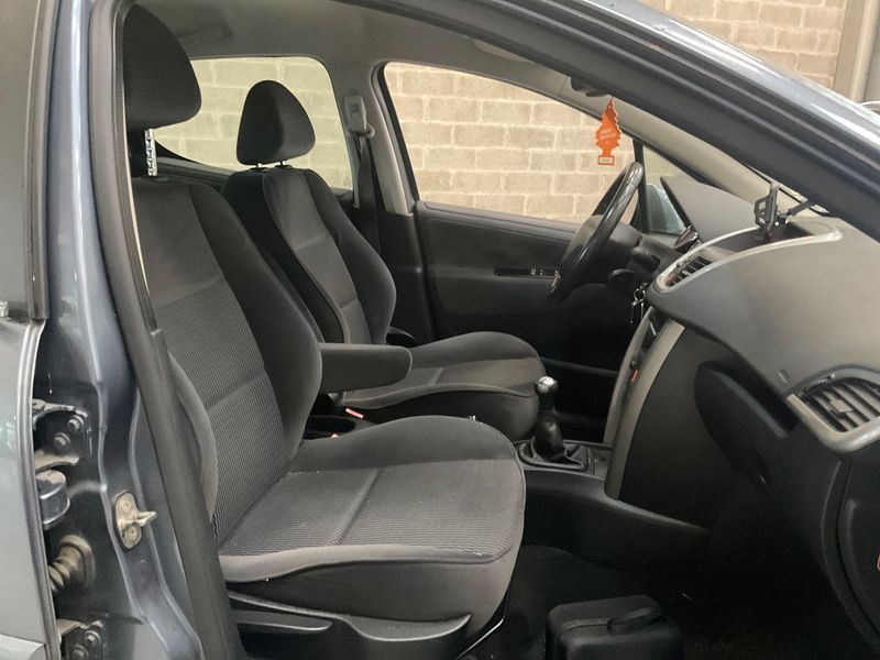 Peugeot 207 1.6 Premium — zdjęcie 3