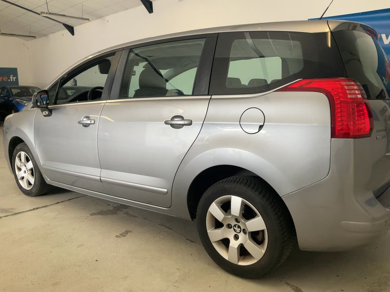 Peugeot 5008 1.6 Blue-HDi Active — zdjęcie 3