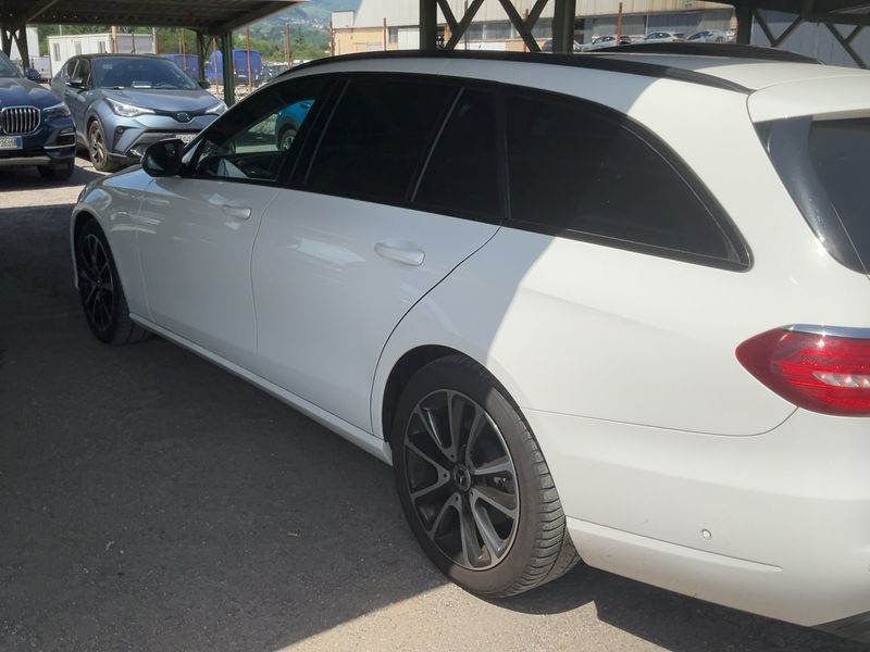Mercedes-Benz E-Klasse E 220 d T Business Sport — zdjęcie 3