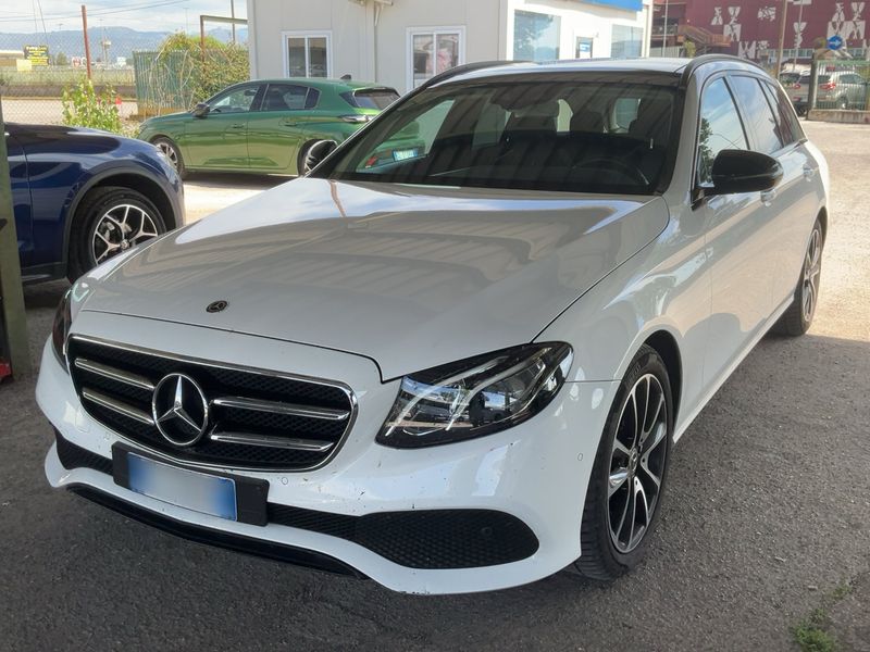Mercedes-Benz E-Klasse E 220 d T Business Sport — zdjęcie 1